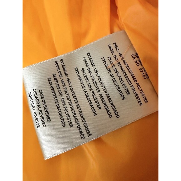 NEW Levi's Womens Size XS Apricot Orange Box Quilt Puffer Vest Down Alternative - Picture 12 of 12